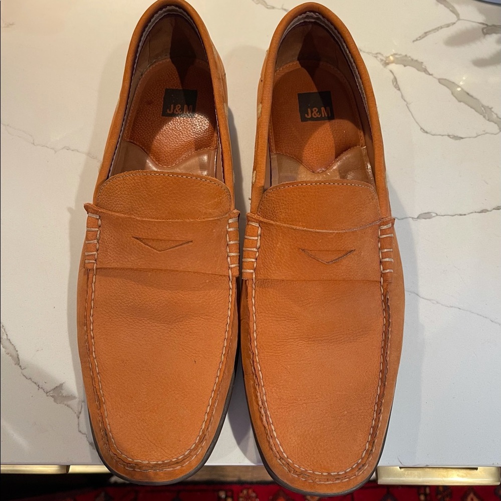 Men’s size 12 medium Johnston and Murphy loafers